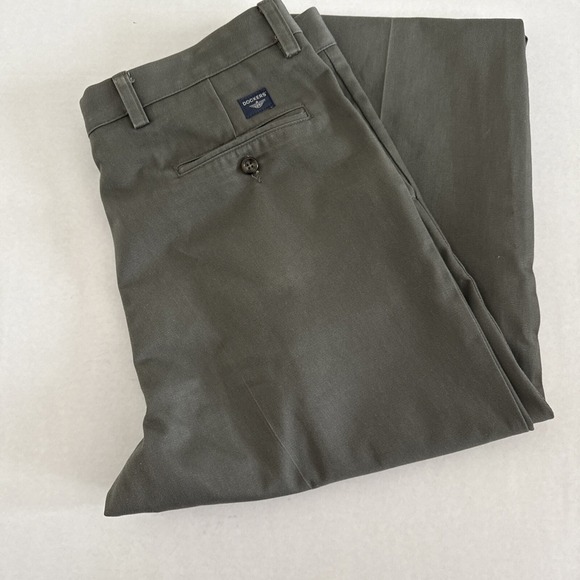 DOCKER‎ Chino Pants Men's Size 36/34 Pleated Front I individual fit - Picture 1 of 8